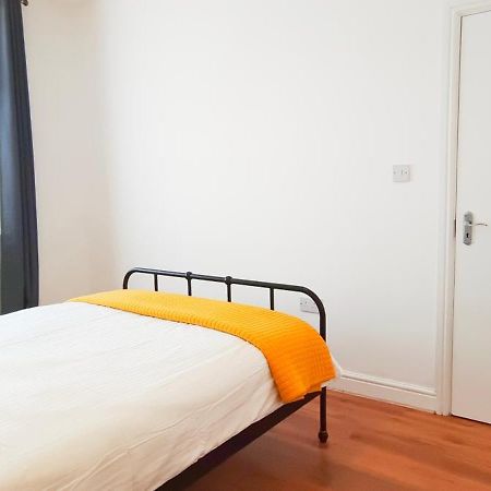 Апартаменты Acacia Flat 189 In Wembley Лондон Экстерьер фото
