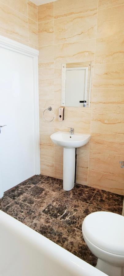 Апартаменты Acacia Flat 189 In Wembley Лондон Экстерьер фото